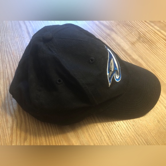 Autographed Blue Jays baseball cap. Signed by a few Blue Jays and my 9 y/o son. - Picture 3 of 4